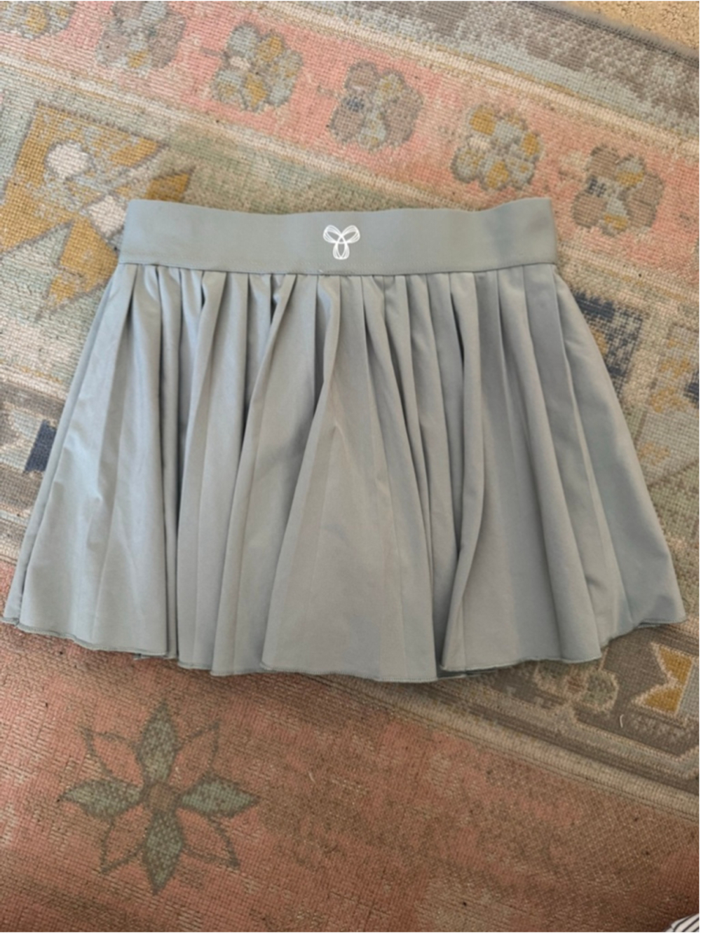 Aritzia grey tennis skirt with shorts